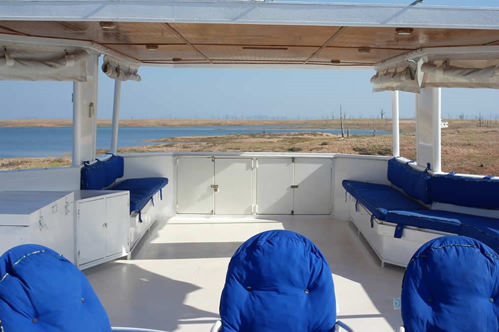 Houseboat Matusadona Zimbabwe